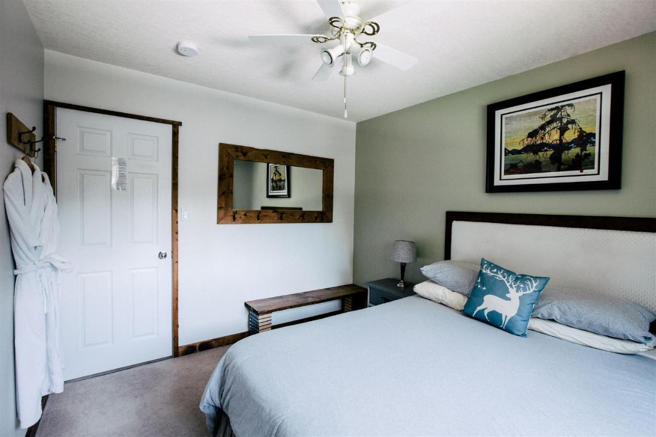 Alpenrose Revelstoke Bed & Breakfast Bagian luar foto
