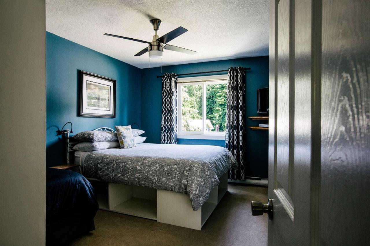 Alpenrose Revelstoke Bed & Breakfast Bagian luar foto