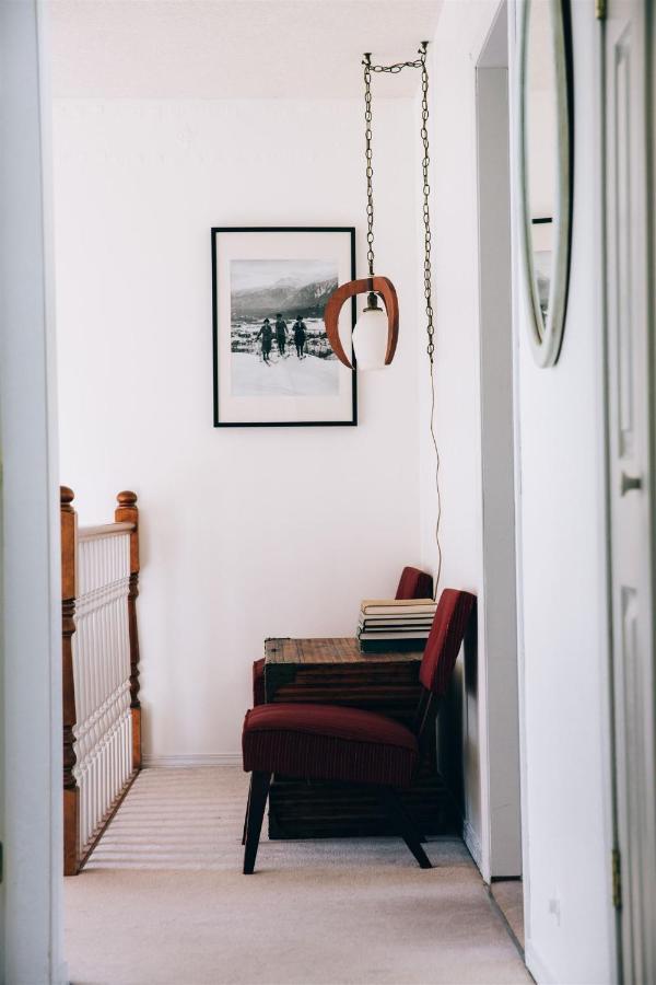 Alpenrose Revelstoke Bed & Breakfast Bagian luar foto