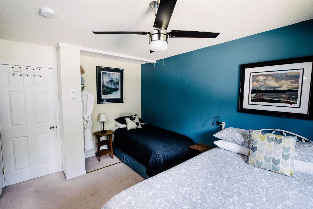 Alpenrose Revelstoke Bed & Breakfast Bagian luar foto