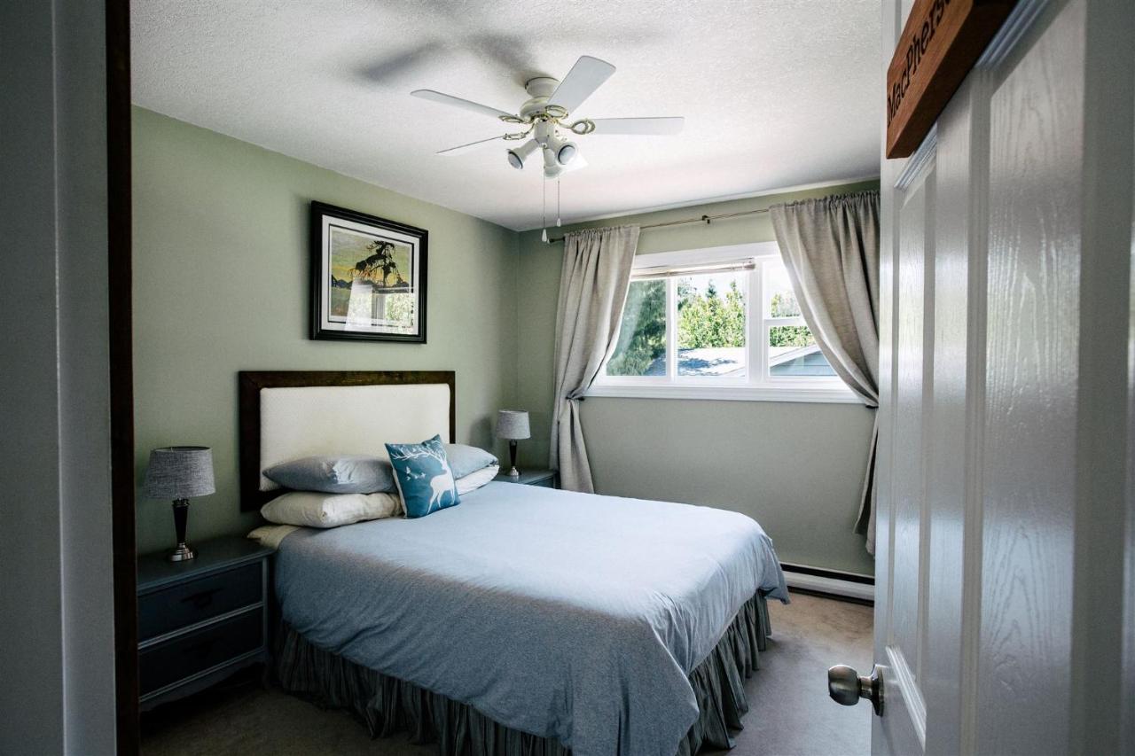 Alpenrose Revelstoke Bed & Breakfast Bagian luar foto