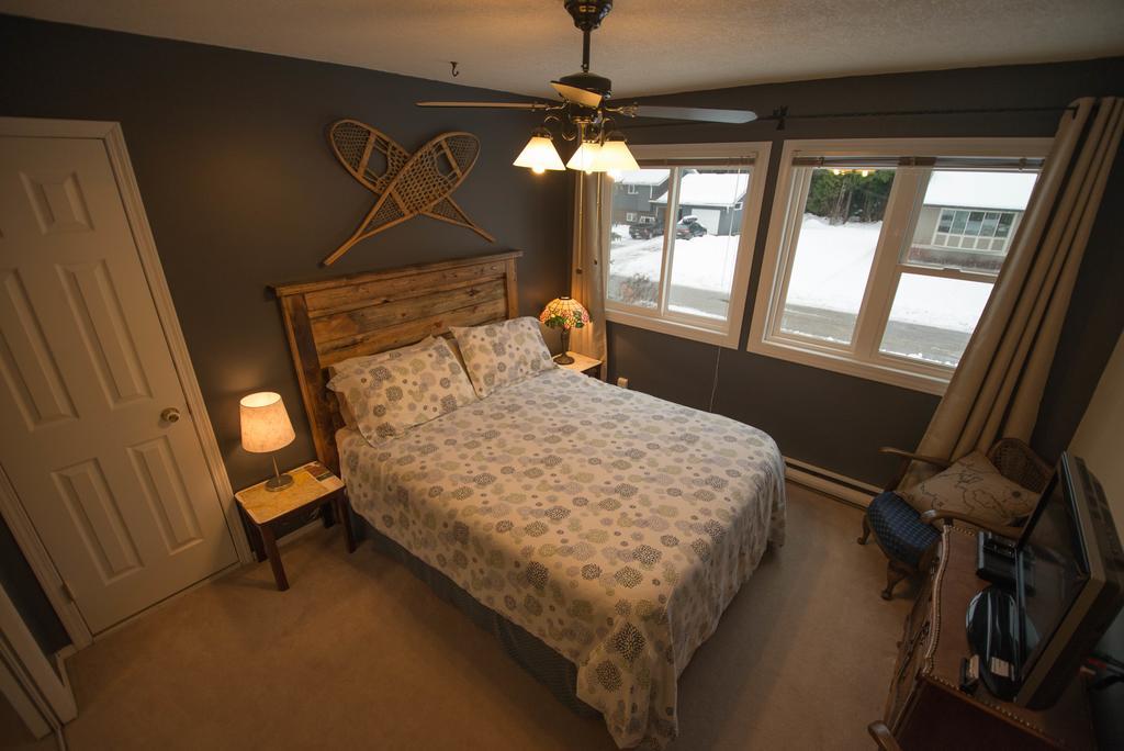 Alpenrose Revelstoke Bed & Breakfast Ruang foto