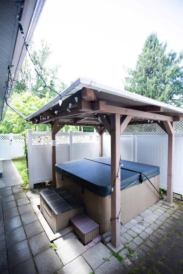 Alpenrose Revelstoke Bed & Breakfast Bagian luar foto