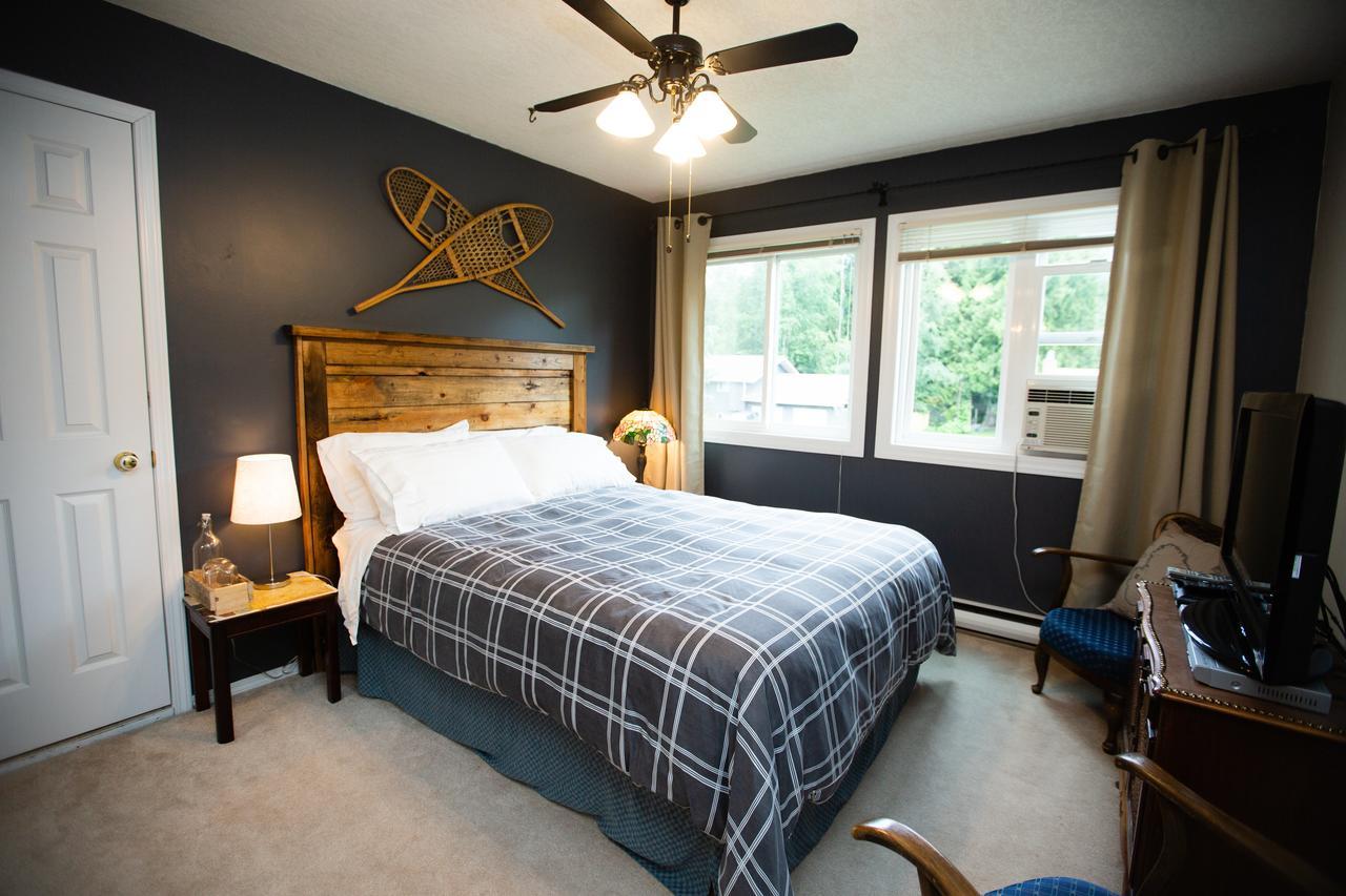 Alpenrose Revelstoke Bed & Breakfast Ruang foto